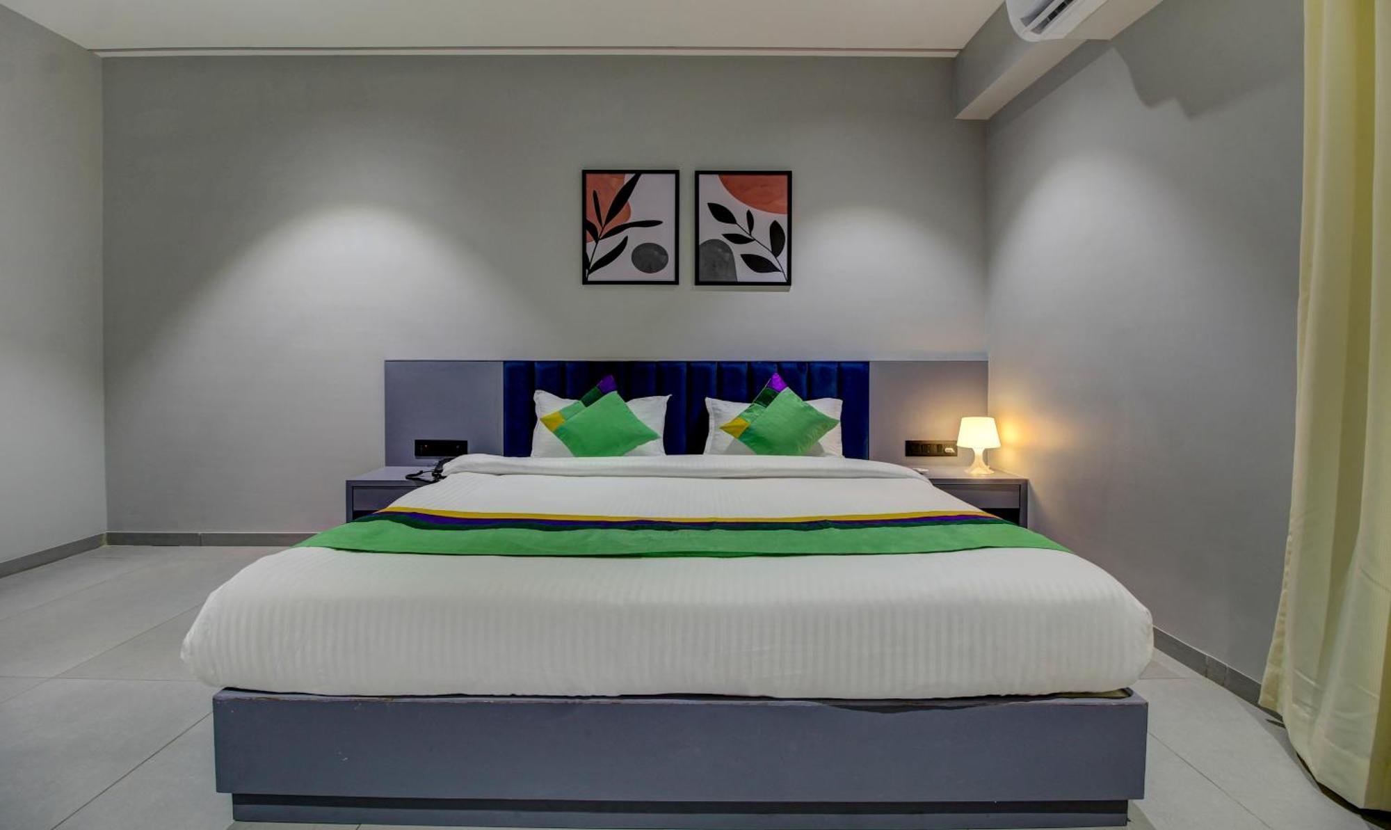 Comfort Inn Baner- Indian Nationals Only Pune Esterno foto