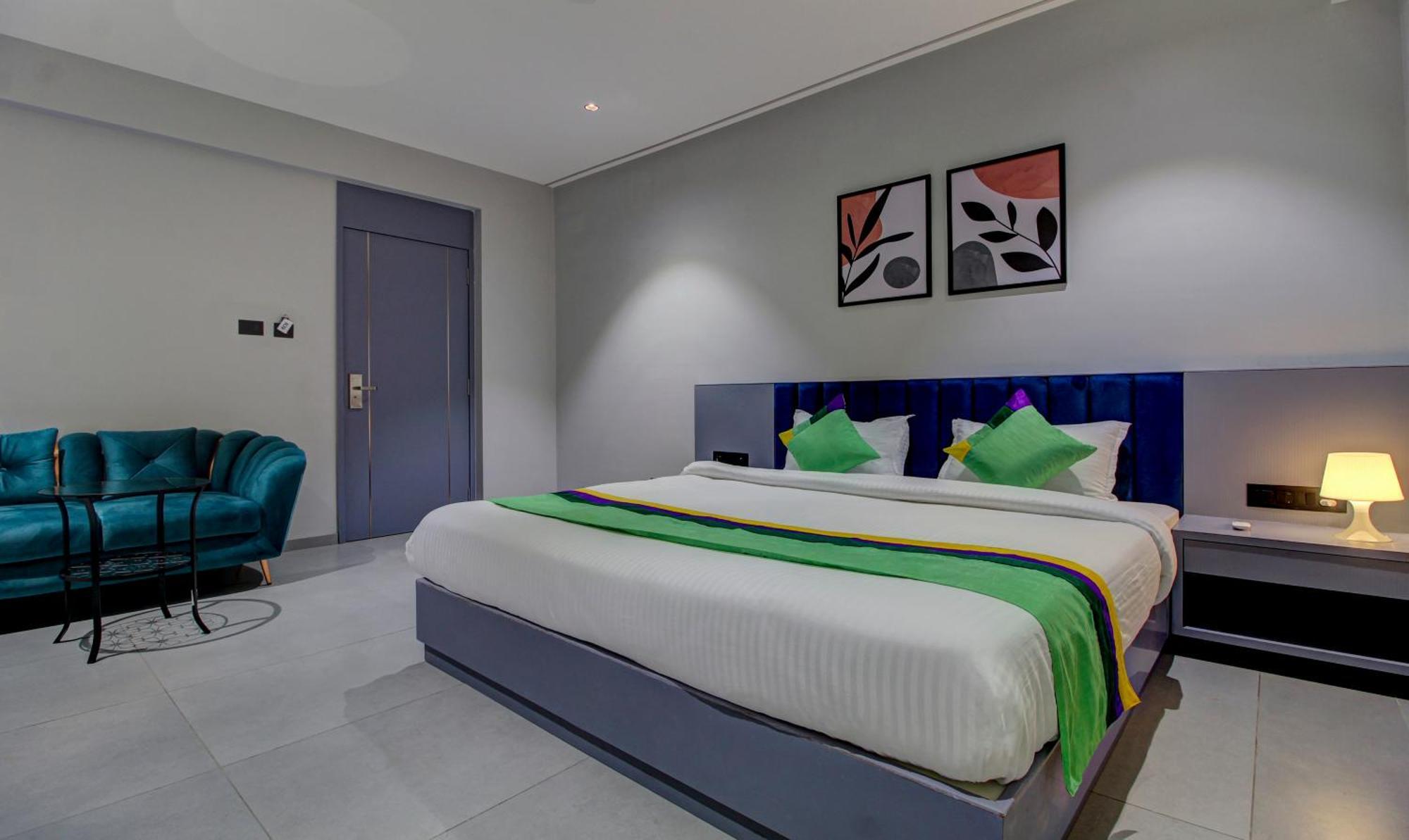Comfort Inn Baner- Indian Nationals Only Pune Esterno foto