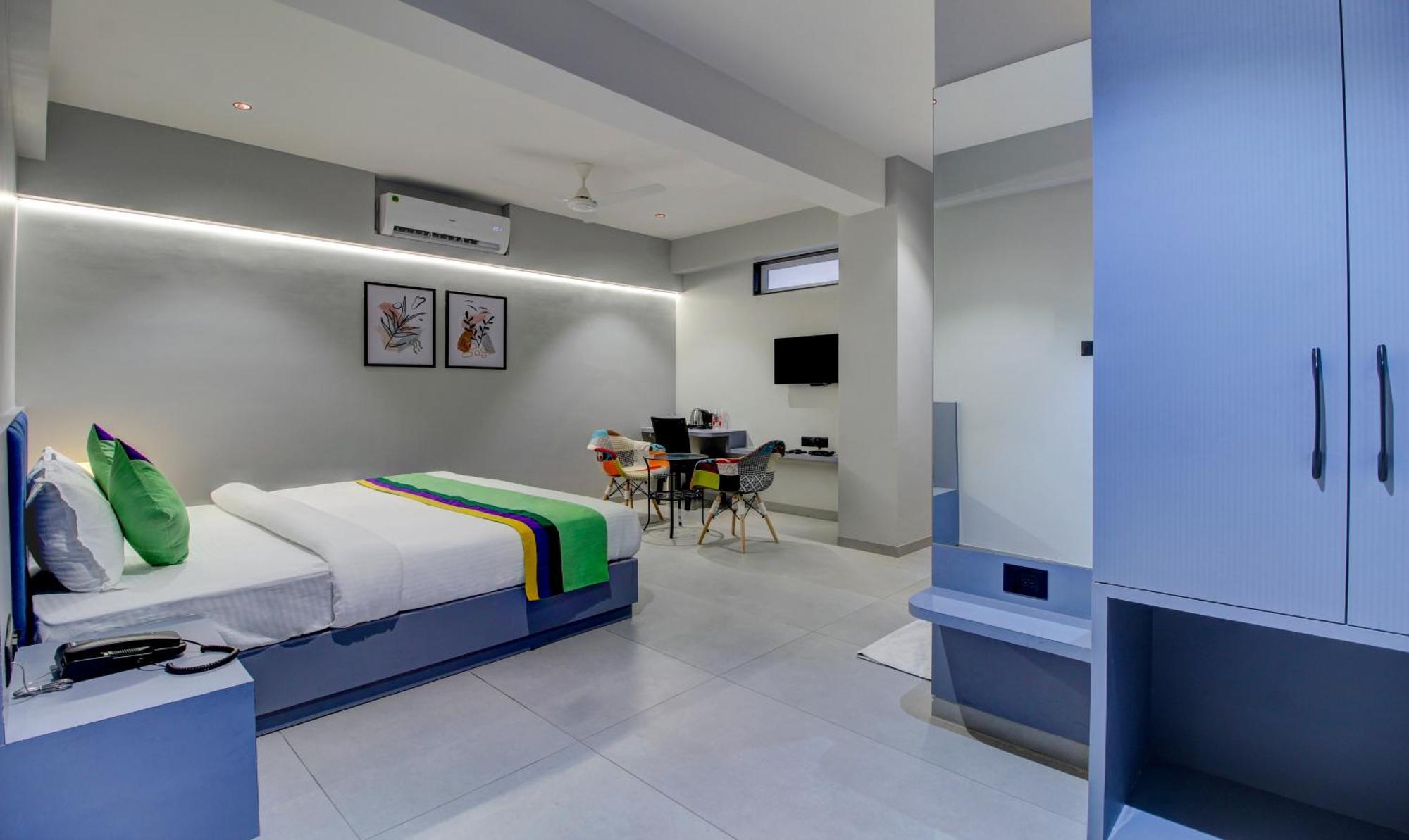 Comfort Inn Baner- Indian Nationals Only Pune Esterno foto